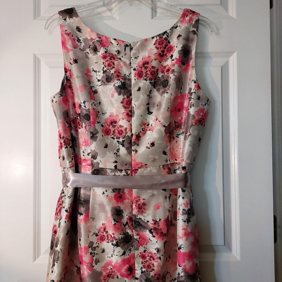 Dressbarn Fit and Flare Blush Floral Pink and Gray Dress 18 EUC - Picture 6 of 15